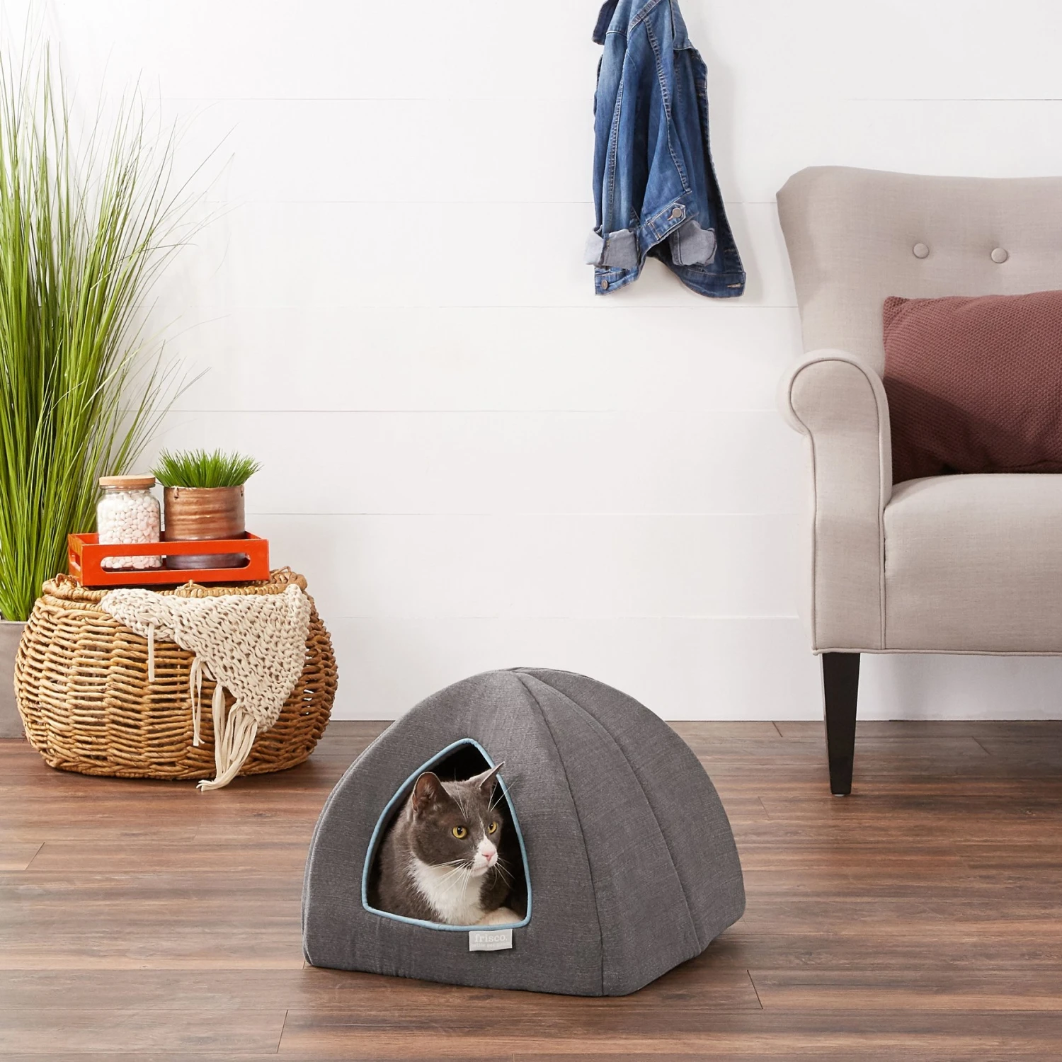 Frisco Igloo Covered Cat & Dog Bed 5 Frisco Igloo Covered Cat & Dog Bed - Image 5