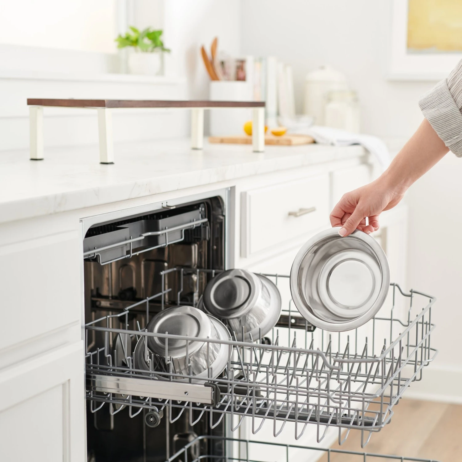 Frisco Multi Pet Feeding 3-Bowls Wood Stainless Steel Dog & Cat Bowl, Dark Wooden 5 Frisco Multi Pet Feeding 3-Bowls Wood Stainless Steel Dog & Cat Bowl, Dark Wooden - Image 5