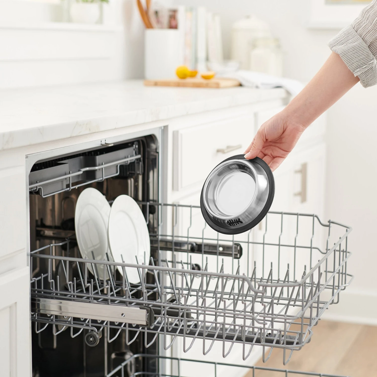 Frisco Fish Print Non-Skid Stainless Steel Dish Cat Bowl 5 Frisco Fish Print Non-Skid Stainless Steel Dish Cat Bowl - Image 5