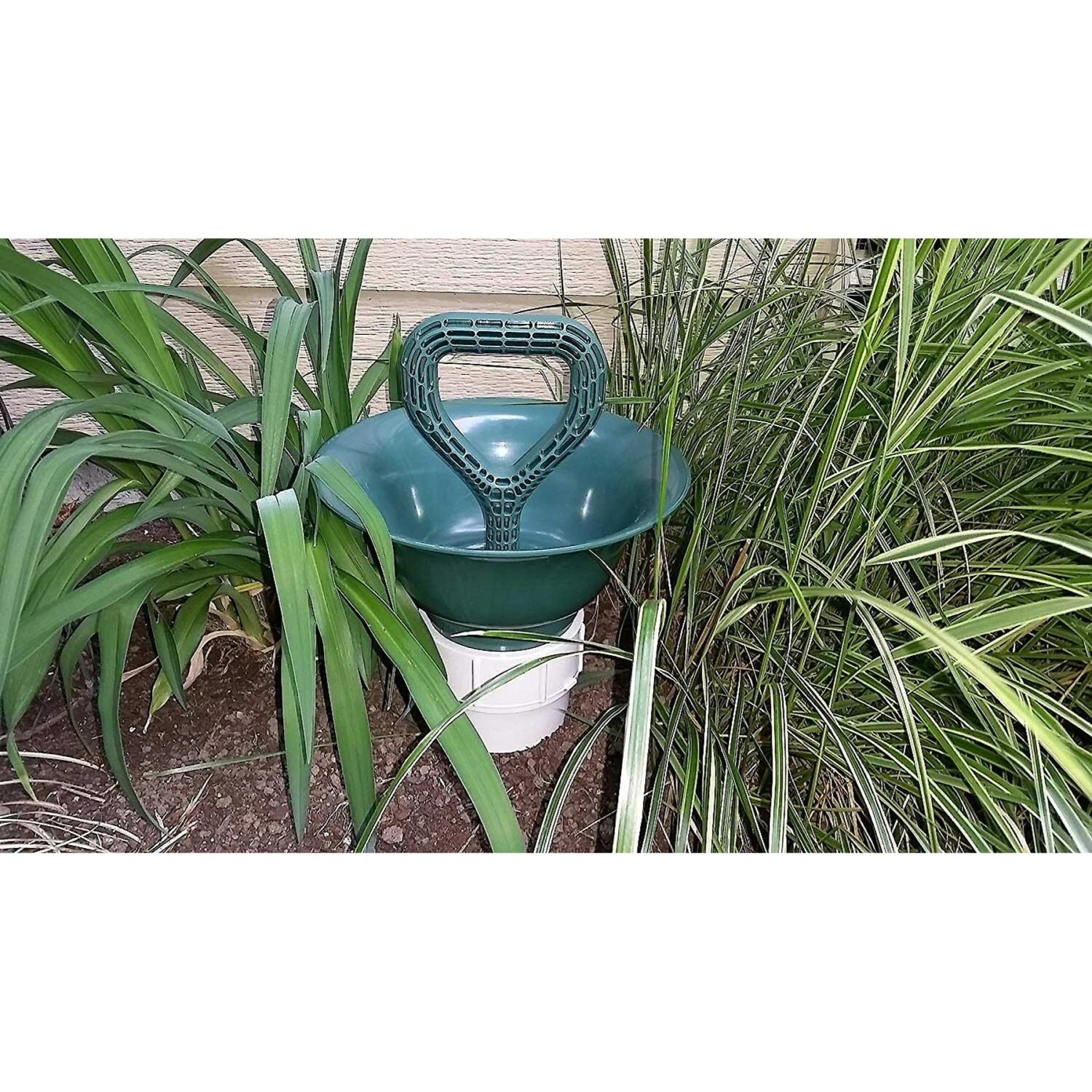 Doggie Doo Drain Pet Waste Removal & Frisco Spring Action Foldable Dog Pooper Scooper 4 Doggie Doo Drain Pet Waste Removal & Frisco Spring Action Foldable Dog Pooper Scooper - Image 4